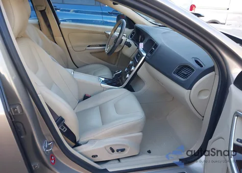 2015 Volvo S60 T5 Premier из США, поврежденный, VIN YV140MFK0F2336532